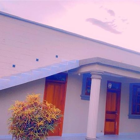 Boma la Ngombe Evelina House旅舍 外观 照片